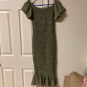 Petal and Pup off the shoulder dress, size 6, sm